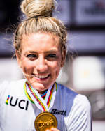 Pauline Ferrand-Prevot with her gold World Championship Medal at the 2019 World Championships in Mont-Sainte-Anne.