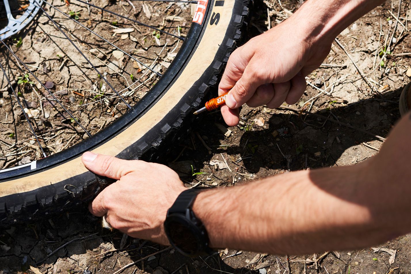 tubeless plug